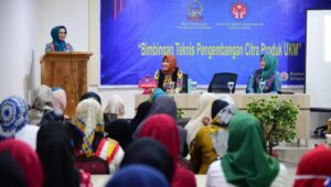 Lies F. Nurdin Ajak UKM Kepulauan Selayar Tingkatkan Citra Produk Daerah