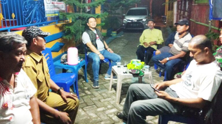 Camat Manggala Pantau Persiapan TPS 14 Kelurahan Biring Romang 10 Camat Manggala Pantau Persiapan TPS 14 Kelurahan Biring Romang