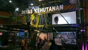 Terbuat dari Bambu, Stand DISHUT Sulsel Jadi Pusat Perhatian Pengunjung