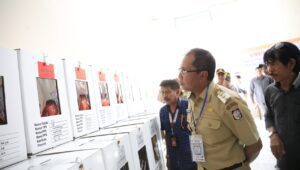 Danny Tinjau Kesiapan Logistik Kotak dan Kertas Suara Sebelum Didistribusikan ke TPS