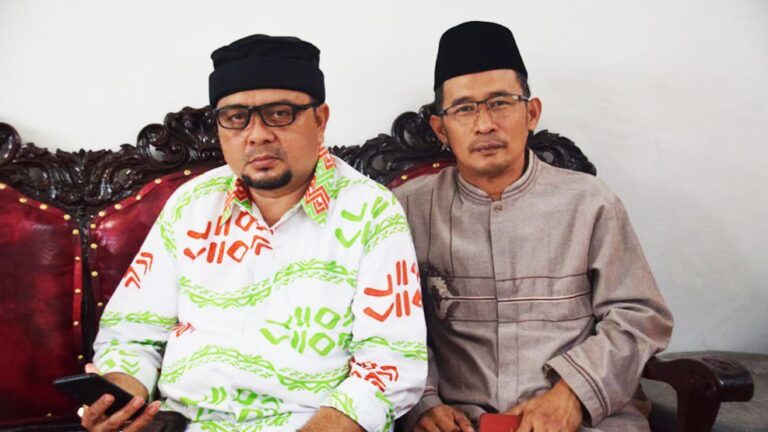 Camat Manggala Ajak Tokoh dan Warga Berbuka Puasa di Rumahnya