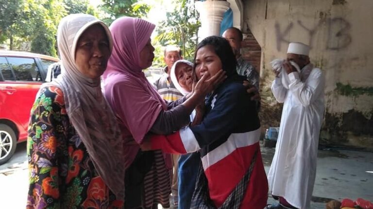 Dibebaskan Filipina Usai Jalani 7 Tahun Penjara, TKI Dwi Wulandari Tiba di Blitar 2 Dibebaskan Filipina Usai Jalani 7 Tahun Penjara, TKI Dwi Wulandari Tiba di Blitar