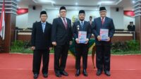Gaji Staf Khusus Dinilai Masih Kecil, Gubernur: Bandingkan dengan Gaji Dewan