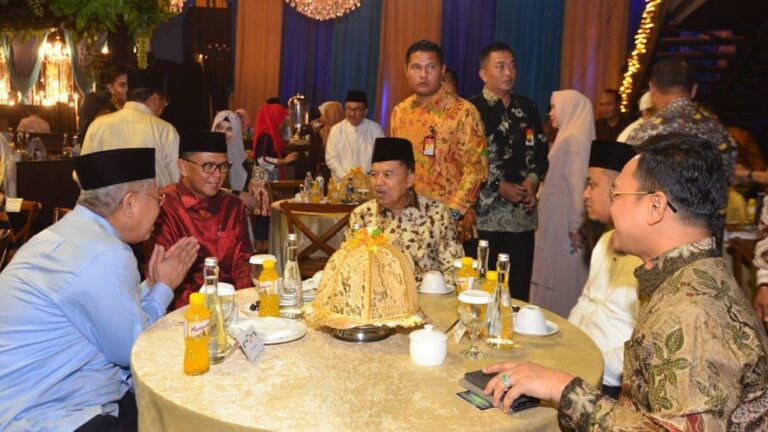 Gubernur Ajak KKSS Bantu Masyarakat Sulsel Korban Gempa dan Tsunami 7 Gubernur Ajak KKSS Bantu Masyarakat Sulsel Korban Gempa dan Tsunami