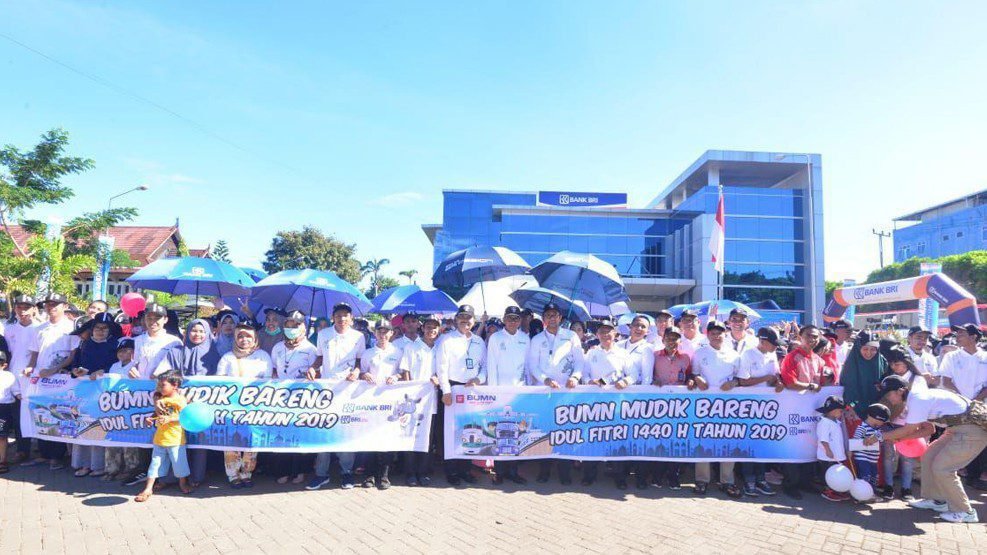 Gubernur Lepas 295 Peserta Mudik Gratis ke Palopo dan Masamba