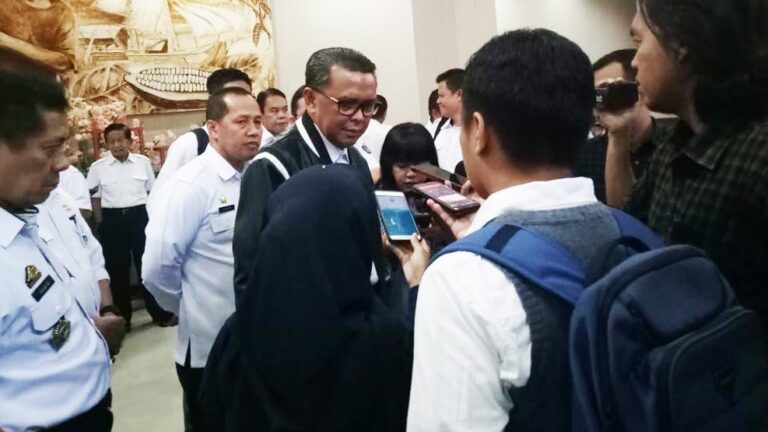 Gubernur: Tambah Libur Idul Fitri, ASN akan Diberi Sanksi 5 Gubernur: Tambah Libur Idul Fitri, ASN akan Kena Sanksi