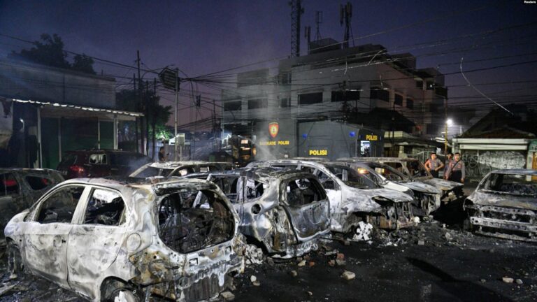 Pasca Kerusuhan di Jakarta Mewaskan 6 Orang, Pemerintah Batasi Media Sosial