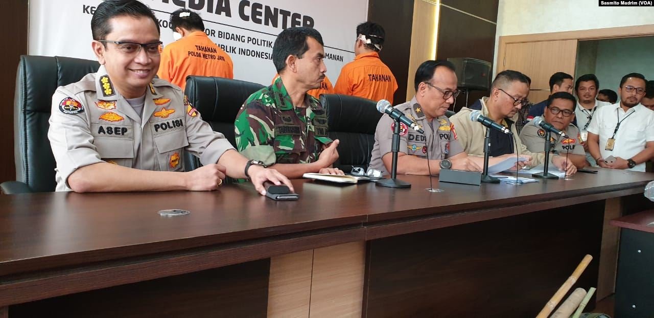 Pembatasan Fitur-Fitur Media Sosial