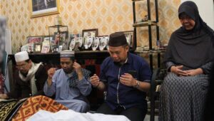 Penjabat Wali Kota Makassar Melayat Mendiang Mantan Sekda Sidrap