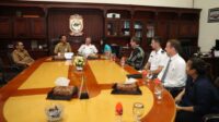 Pimpinan Kapal HMAS Success Kunjungi Balai Kota
