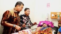 Pj Wali Kota Iqbal, Besuk Dg Intang Pasien Tumor Lengan