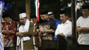 Sholat Tarwih Bersama Masyarakat, Ini Pesan PJ Walikota