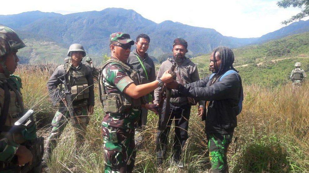 Ajudan Tokoh Utama KKSB Puncak Jaya Menyerahkan Diri ke Kepangkuan NKRI