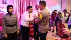 BNPT & Kapolda Sulsel Serahkan Santunan kepada Korban Teroris di Makassar