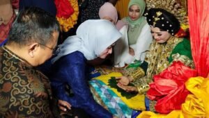 Bupati Lutra Hadiri Prosesi Mappaci Relawan PMI Pangkep