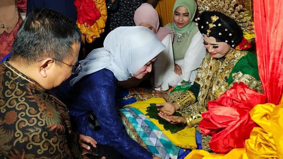 Bupati Lutra Hadiri Prosesi Mappaci Relawan PMI Pangkep