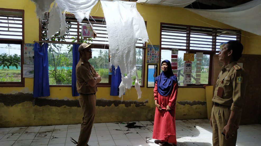 Bupati Sinjai Tinjau SDN 31 Panaikang yang Rusak Diterjang Angin Puting Beliung