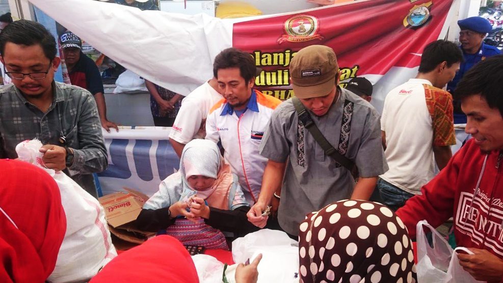 Dirgahayu Bhayangkara ke 73, Polres Pangkep Gelar Pasar Murah 