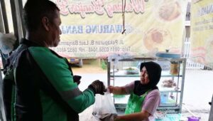 GrabFood bawa Berkah bagi Bisnis Warung, Omzet Meningkat 100%