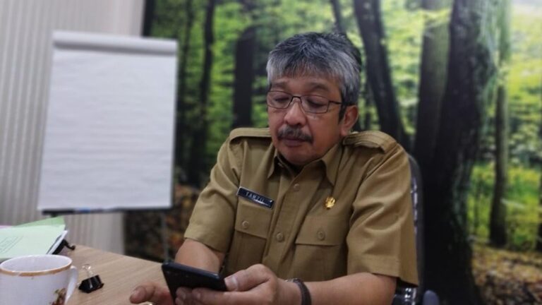 Tamzil: Menanam Pohon dapat Mencegah Polusi dan Bencana Longsor 6 Tamzil: Menanam Pohon dapat Mencegah Polusi dan Bencana Longsor