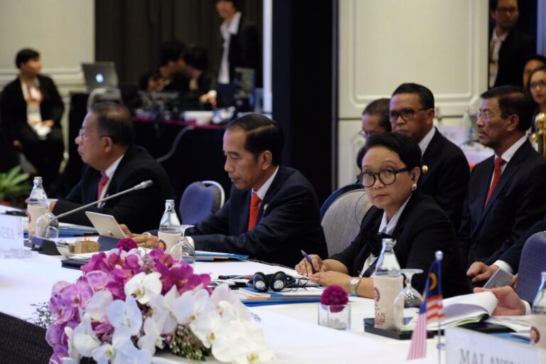 Nurdin Abdullah Dampingi Presiden Jokowi di KTT ASEAN Thailand 2 KTT ASEAN Thailand