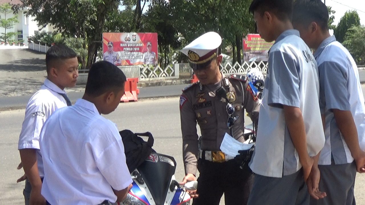 Operasi Gabungan Penunggak Pajak, Puluhan Kendaraan Ditilang
