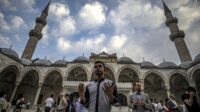 Muslim di Penjuru Dunia Rayakan Idul Fitri