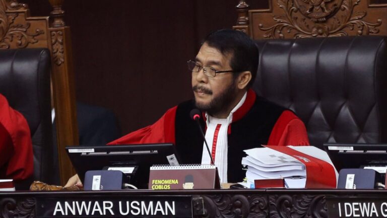 Pernyataan Pembuka Sidang Ketua MK Menggetarkan Hati