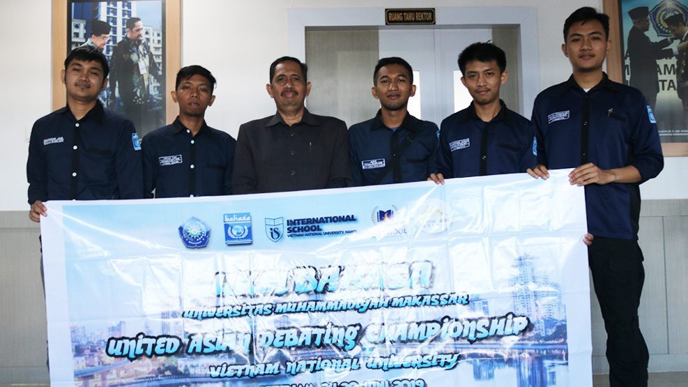 UKM Bahasa Unismuh Makassar Wakili Indonesia Lomba Debat Bahasa Inggris se Asia