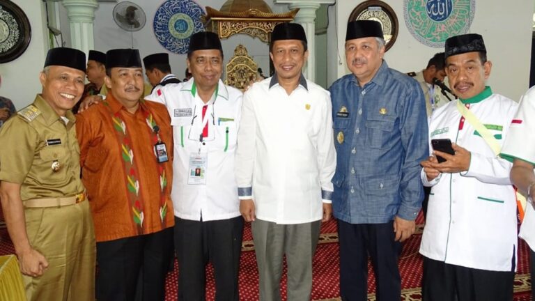 53 Calhaj Pangkep Ikut Bergabung Kloter 31 Pinrang 6 53 Calhaj Pangkep Ikut Bergabung Kloter 31 Pinrang-02