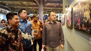 Abdul Hayat Hadiri Pameran Foto Karya Terbaik Wapres JK