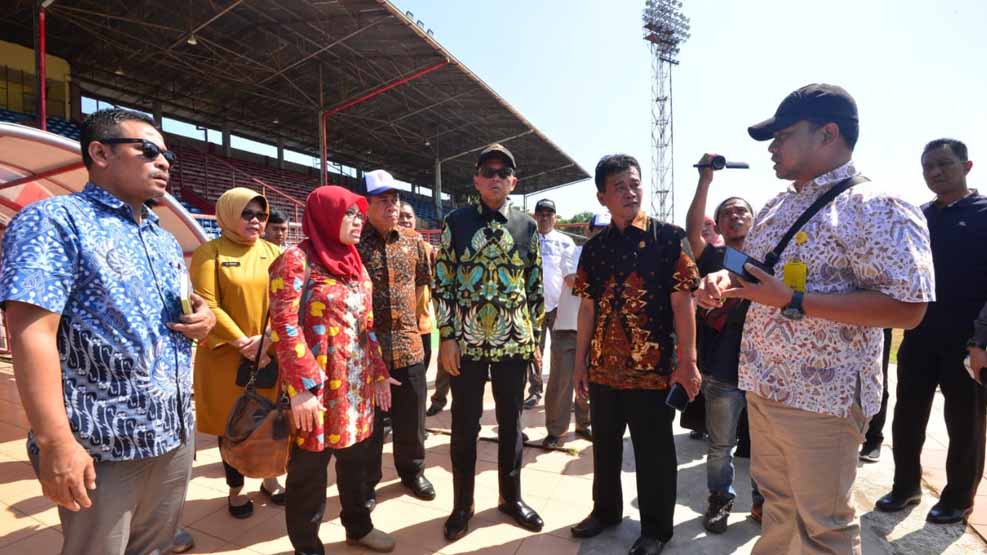 Didampingi Kepala Biro Aset Gubernur Sulsel Tinjau Stadion Mattoangin