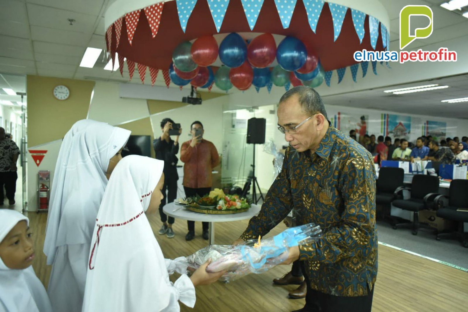 PT Elnusa Petrofin Berbagai Kebahagiaan di Perayaan Ulang Tahun ke-23