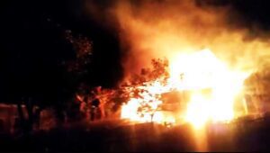Ditinggal Shalat Magrib, Satu Rumah Panggung di Pangkep Terbakar