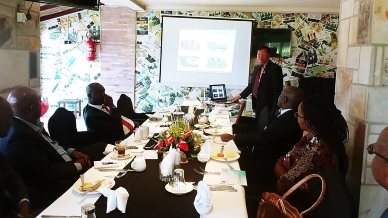 Dubes Pardede Promosikan Produk Unggulan Indonesia ke Pengusaha Burundi 6 Dubes Pardede Promosikan Produk Unggulan Indonesia ke Pengusaha Burundi 04