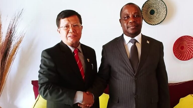 Pelihara Hubungan baik Indonesia-Burundi, Dubes Pardede Temui Menlu Ezchiel Nibigira 7 Dubes Pardede Promosikan Produk Unggulan Indonesia ke Pengusaha Burundi 06