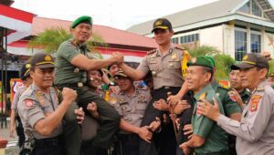 Hari Bhayangkara ke-73, Polres Pangkep Dikagetkan Kedatangan Rombongan TNI