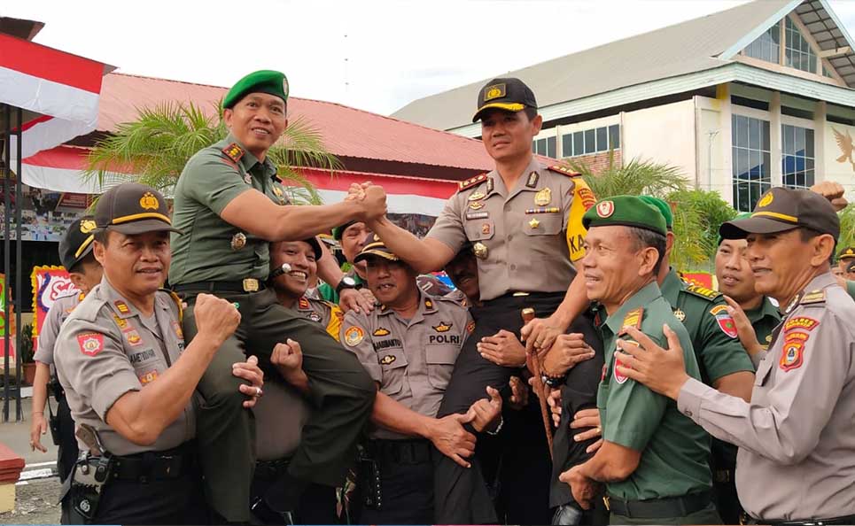 Hari Bhayangkara ke-73, Polres Pangkep Dikagetkan Kedatangan Rombongan TNI