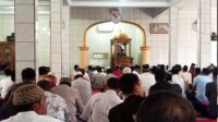 Iqbal Suhaeb Shalat Jumat Berjamaah di Masjid Iman Pannara
