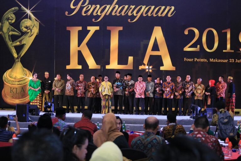 Kota Surakarta, Surabaya dan Denpasar meraih Penghargaan Kota Layak Anak Kategori Utama 7 Kota Layak Anak