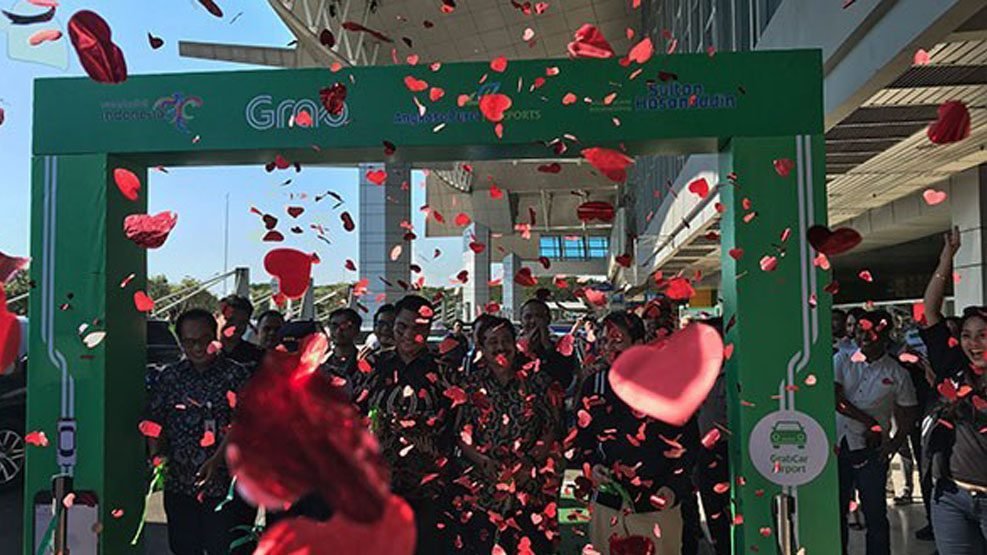 Layanan Resmi GrabCar Airport Kini Hadir di Bandar Udara Internasional Sultan Hasanuddin Makassar