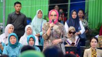 Lies Serahkan Bantuan Perlengkapan Sekolah dan Alat Tulis Bagi Anak Prasejahtera