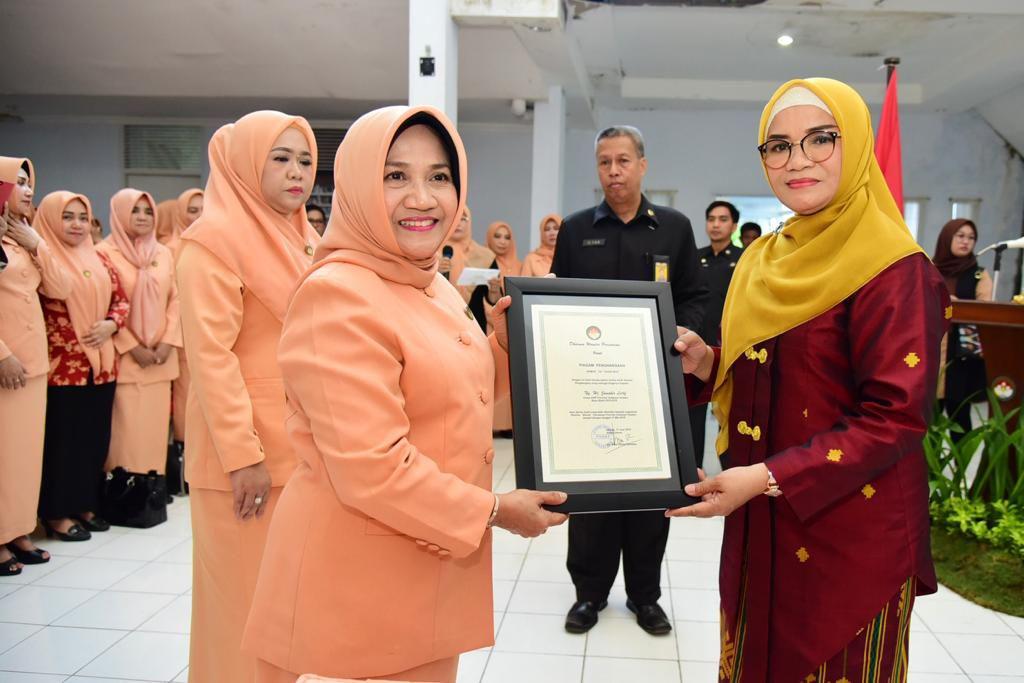 Lies F Nurdin Ajak Seluruh Anggota BKOW Kurangi Penggunaan Plastik