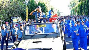 Penuh Haru Acara Tradisi Pelepasan  Mantan Danlantamal VI Laksma TNI Dwi Sulaksono SH, M.Tr (Han)