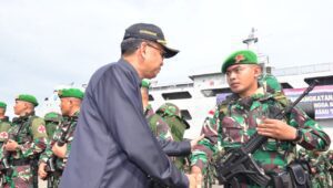 Lepas Pasukan Yonif 721 TNI ke Perbatasan Papua, Gubernur Kenang Masa Lalu