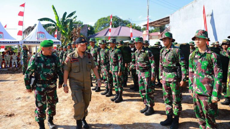 Penjabat Wali Kota Makassar Pimpin Upacara Pembukaan TMMD ke-105 7 Penjabat Wali Kota Makassar Pimpin Upacara Pembukaan TMMD ke-105