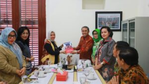 Pj Ketua Dekranasda Makassar Sambangi Kantor Dekranasda Kota Semarang