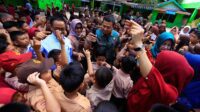 Pj Wali Kota Makassar Terjatuh di Kerumunan Anak SD