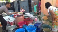 Krisis Air Bersih, Satlantas Polres Pangkep Bantu Droopping Air Bersih