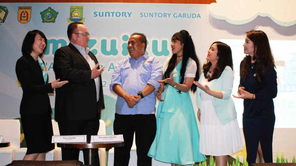 Suntory Garuda Beverage Luncurkan Program Pendidikan Air “Mizuiku” 3 Suntory luncurkan Mizuiku, program edukasi pelestarian air bersih berkelanjutan, bagi ribuan anak-anak sekolah dasar di Indonesia